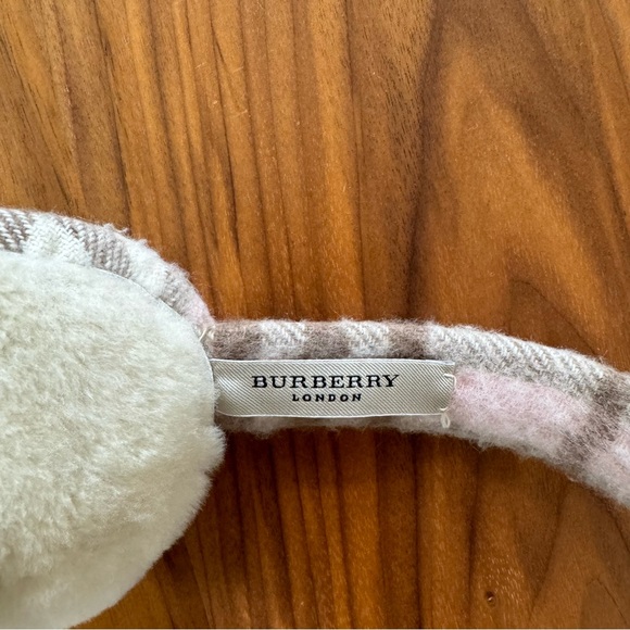 Authentic Burberry 100% Cashmere Pink Ear Muffs - Picture 3 of 5